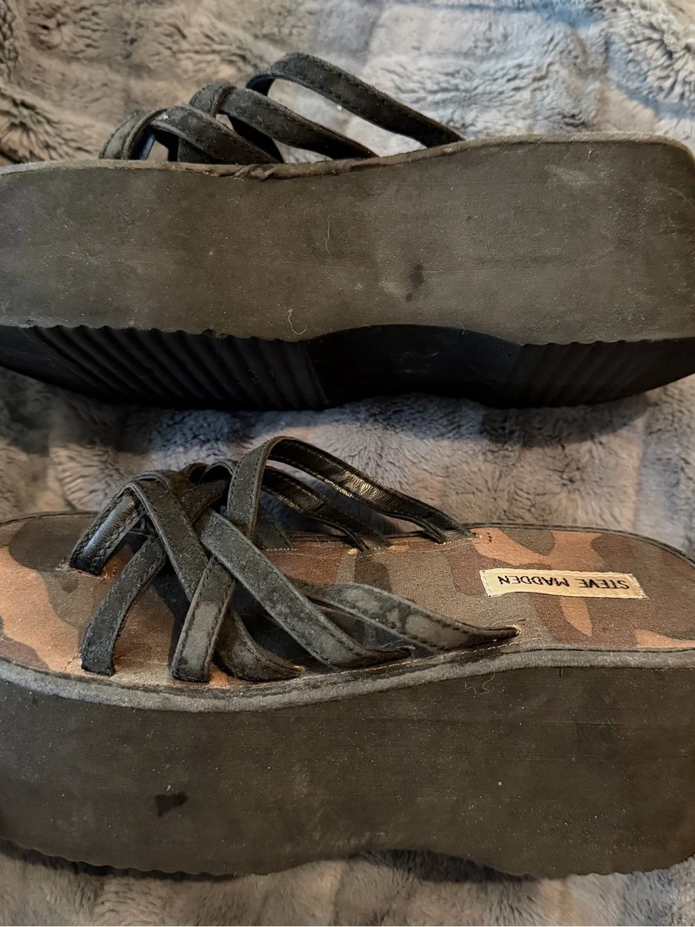 Y2K Steve Madden Black Suede-Style Camo Platform Sandals